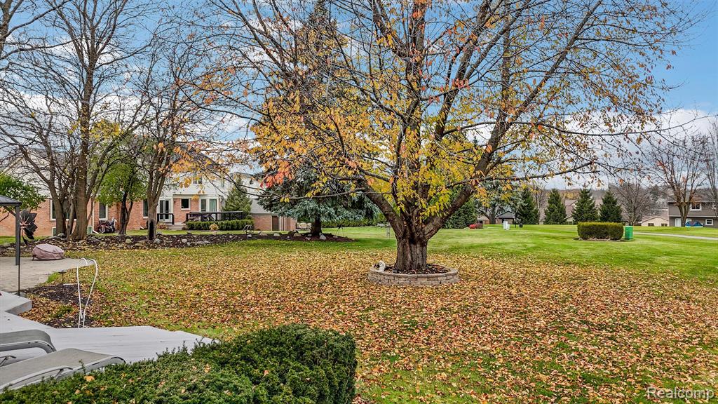 682 Heritage Lane S, Rochester Hills, MI 48309 — Photo 76