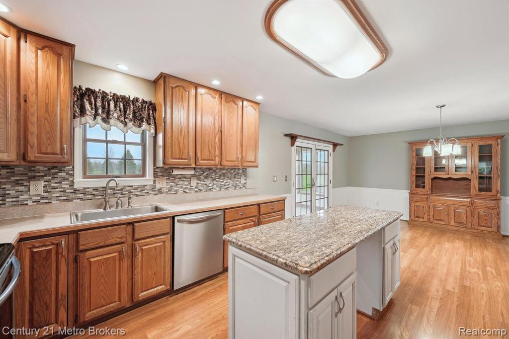 6452 E MAPLE Avenue, Grand Blanc, MI 48439 — Photo 13