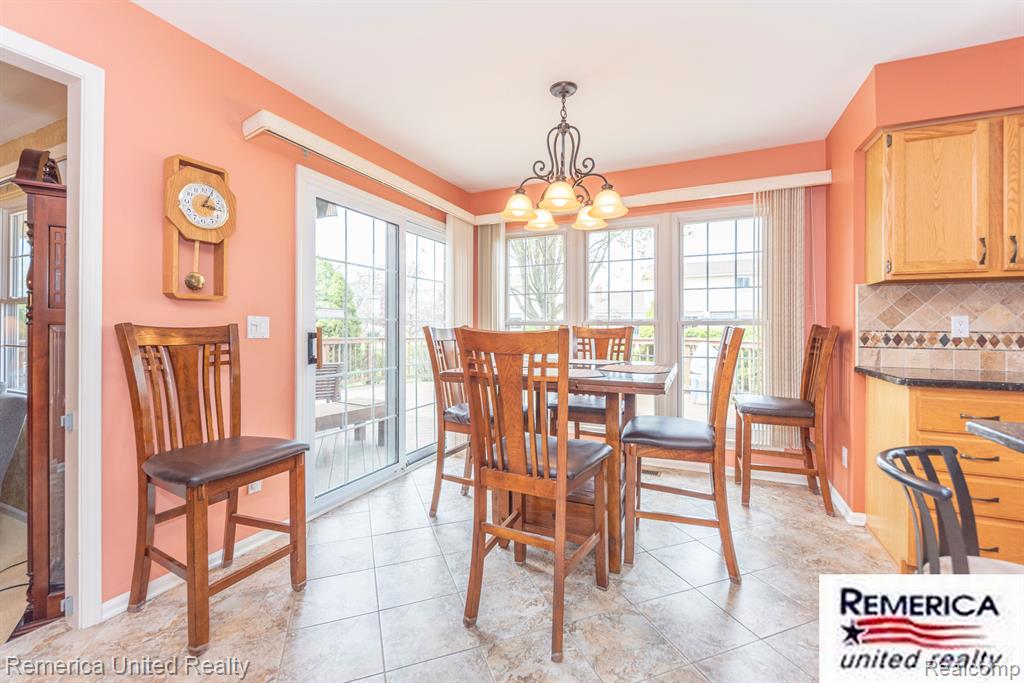 46206 LARCHMONT Drive, Canton, MI 48187 — Photo 11