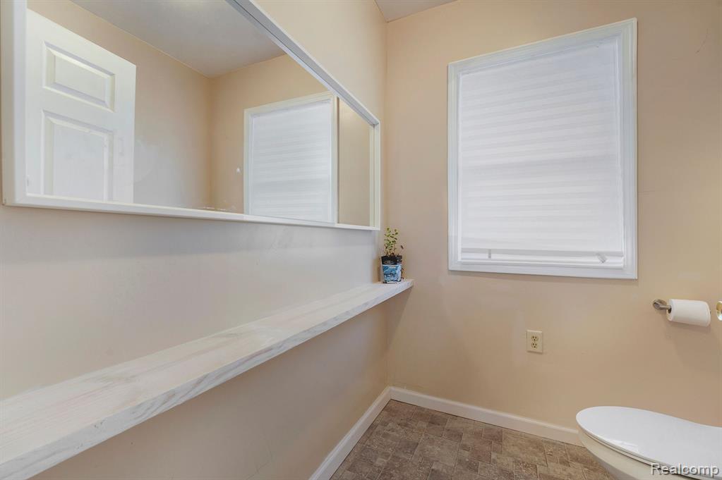 221 W Grixdale, Highland Park, MI 48203 — Photo 20