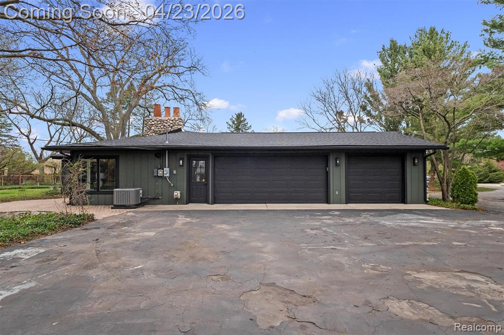 6800 Crestway Drive, Bloomfield Hills, MI 48301 — Photo 28