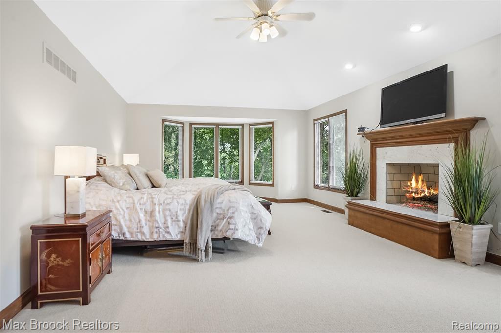 60 Kingsley Manor Drive, Bloomfield Hills, MI 48304 — Photo 33