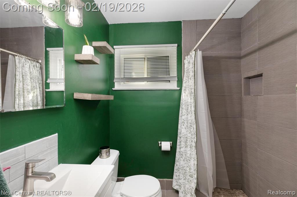 896 E Dallas Avenue, Madison Heights, MI 48071 — Photo 7
