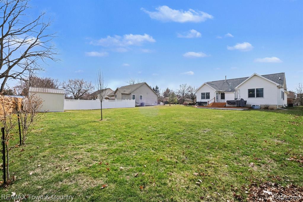 223 Primrose Lane, Flushing, MI 48433 — Photo 35