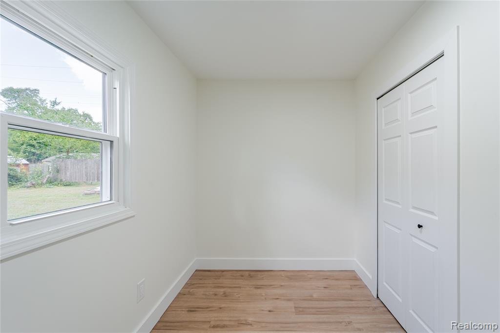 6194 Wilson Drive, Waterford, MI 48329 — Photo 14