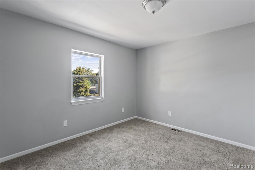 4383 CICOTTE Street, Detroit, MI 48210 — Photo 34