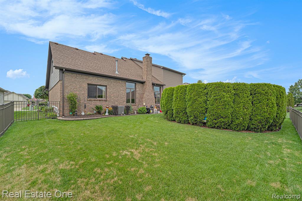 54448 Verona Park Drive, Macomb, MI 48042 — Photo 37