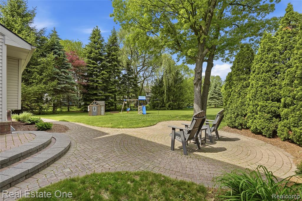 5097 Birkdale Drive, Commerce Twp, MI 48382 — Photo 35