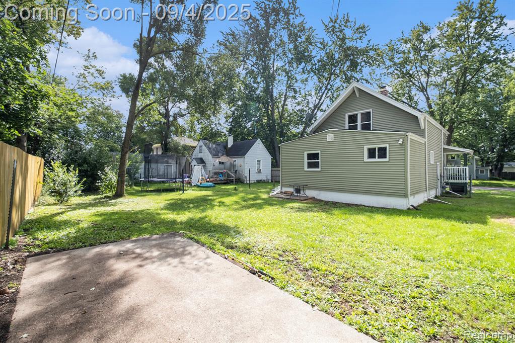 565 Beach Street, Mount Morris, MI 48458 — Photo 14