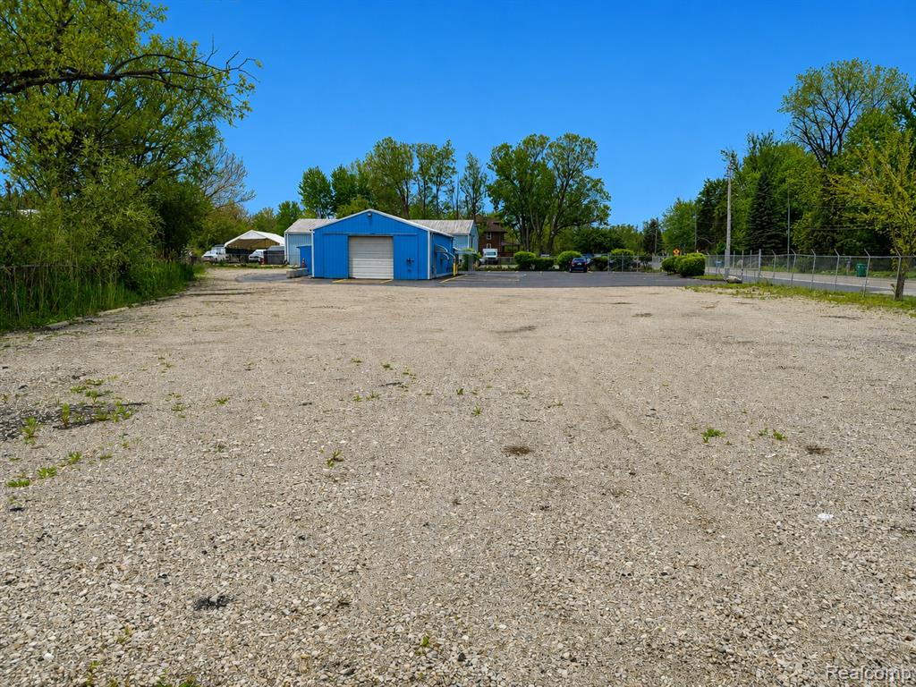 20401 Gudith Road, Brownstown, MI 48183 — Photo 12