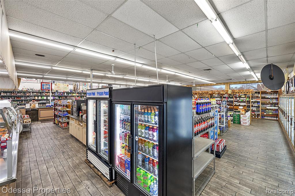5625 18 MILE Road, Sterling Heights, MI 48314 — Photo 23