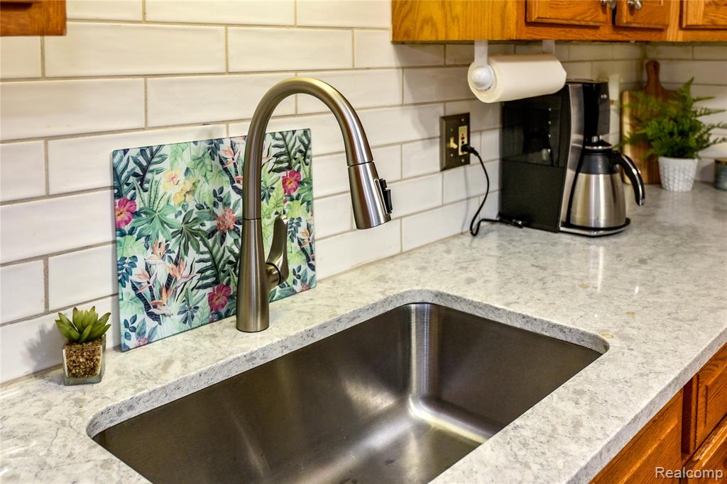 47940 Mallard Drive, Chesterfield, MI 48047 — Photo 11