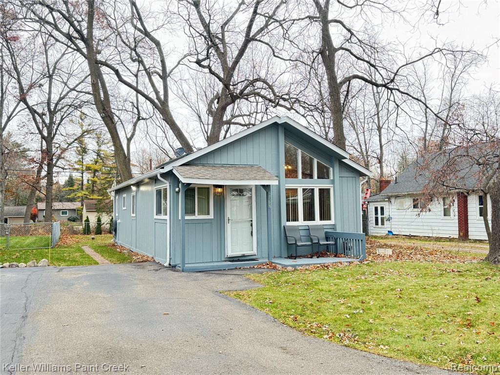 6768 Buckland Avenue, West Bloomfield, MI 48324 — front exterior