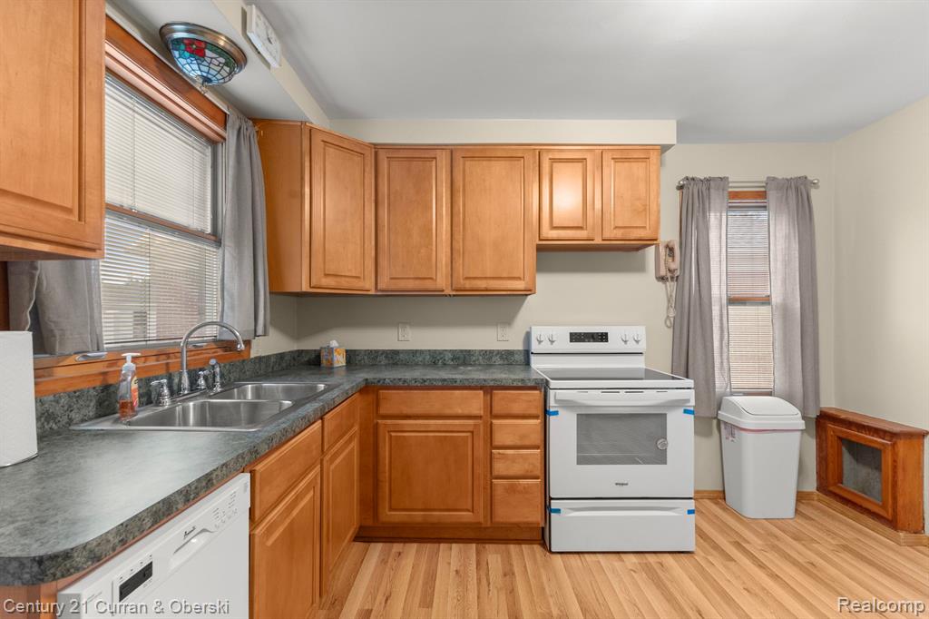 8464 Becker Avenue, Allen Park, MI 48101 — Photo 23