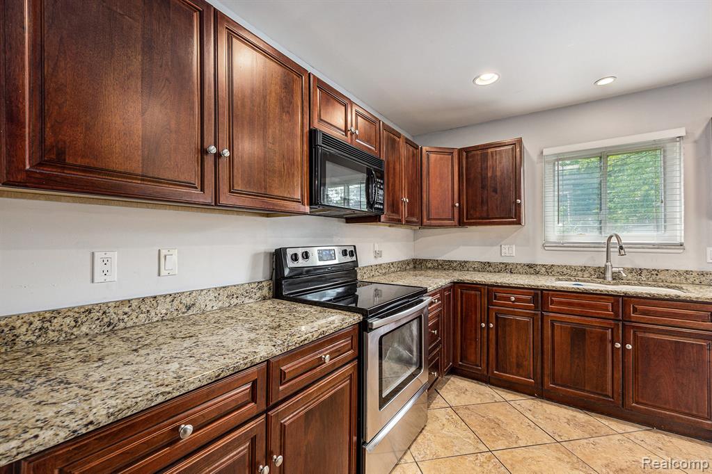 20740 Marter Road, Grosse Pointe Woods, MI 48236 — Photo 6