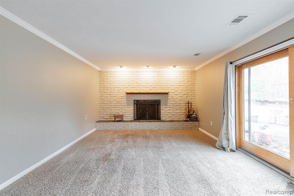 8064 WOOD Drive, Grosse Ile, MI 48138 — Photo 15
