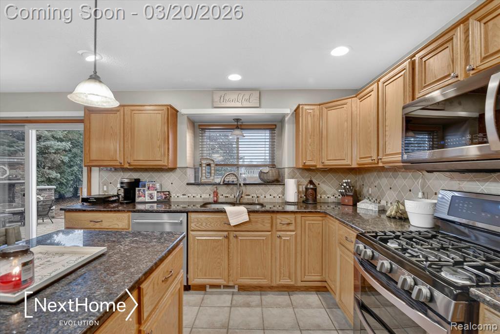 27078 Brookview Court, Flat Rock, MI 48134 — Photo 27