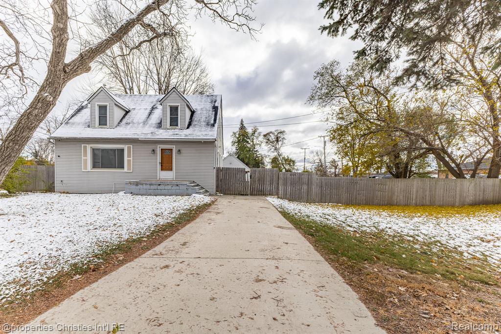 8056 Dawn Drive, Sterling Heights, MI 48314 — Photo 5