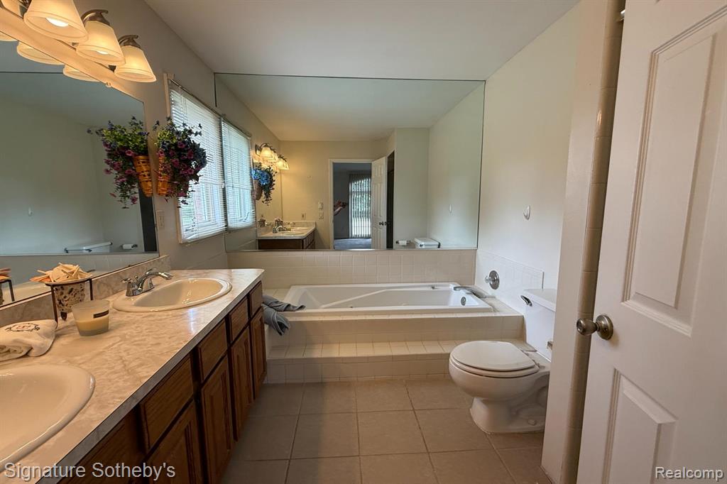 979 Emerson Drive, Troy, MI 48084 — Photo 18