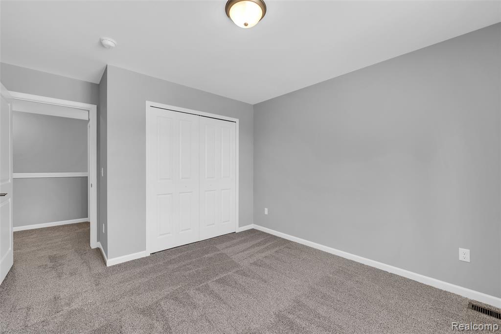 10010 Santa Lucia Court, Grand Blanc, MI 48439 — Photo 20