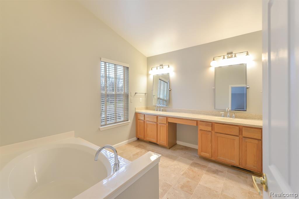 843 WESTHILLS Drive, South Lyon, MI 48178 — Photo 18