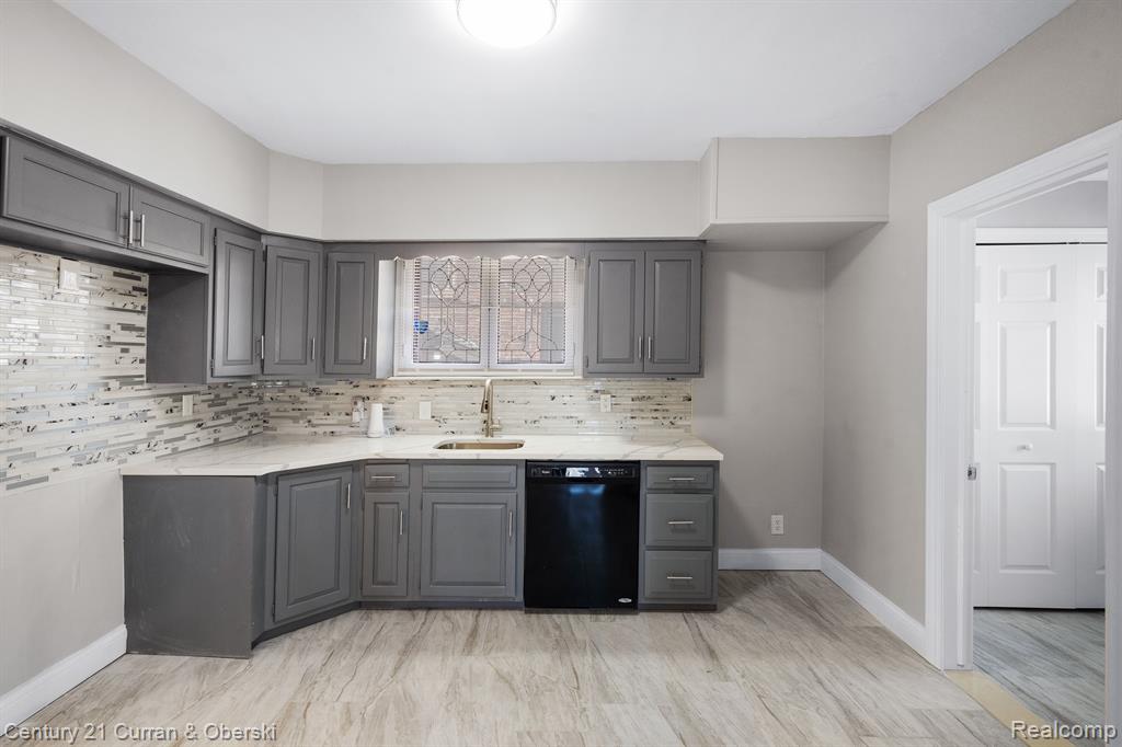 5026 KENSINGTON Avenue, Detroit, MI 48224 — Photo 12