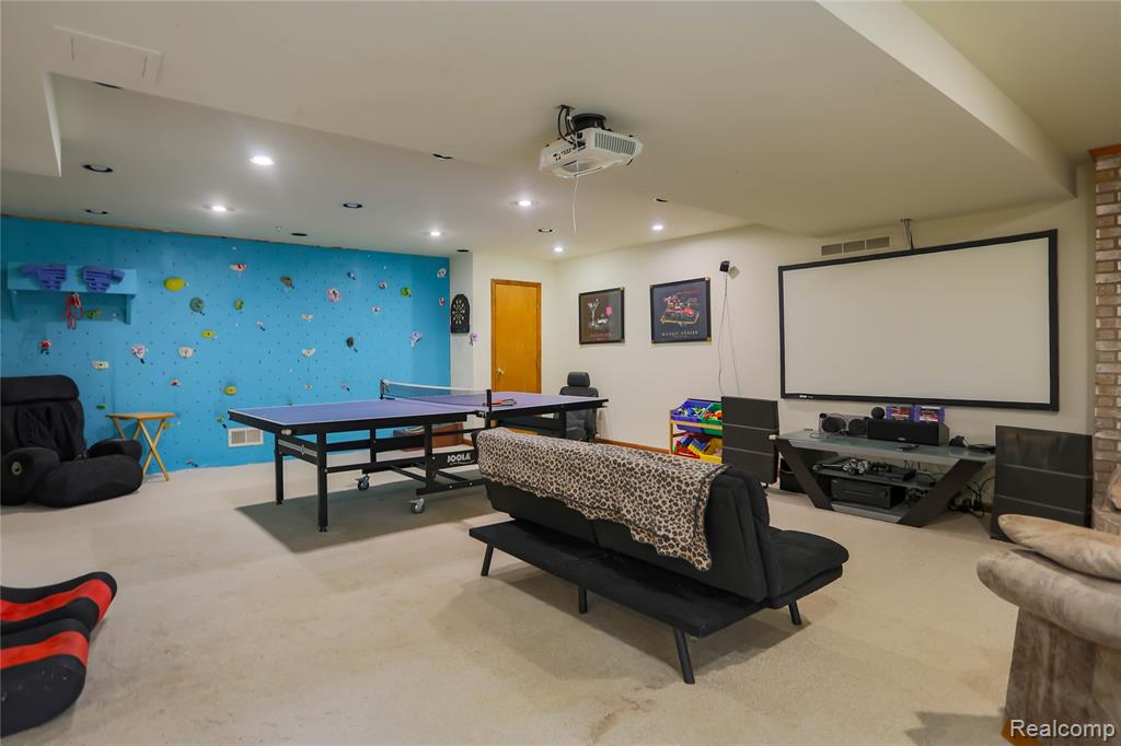 810 Box Canyon Court, Rochester Hills, MI 48309 — Photo 45