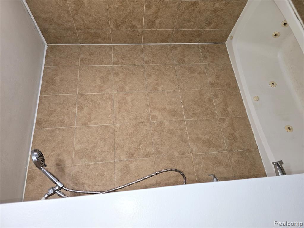 140 HUBBARD Street, Garden City, MI, 00000