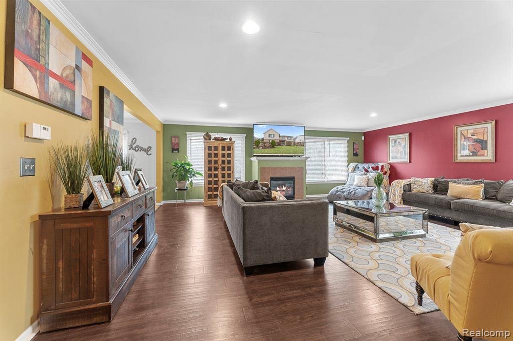 13517 MILTON Drive, Belleville, MI 48111 — Photo 5