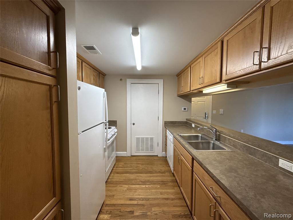 680 Delaware Street, Detroit, MI 48202 — Photo 6
