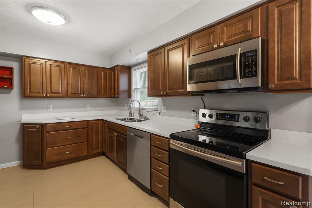 6106 Willow Highway, Grand Ledge, MI 48837 — Photo 18