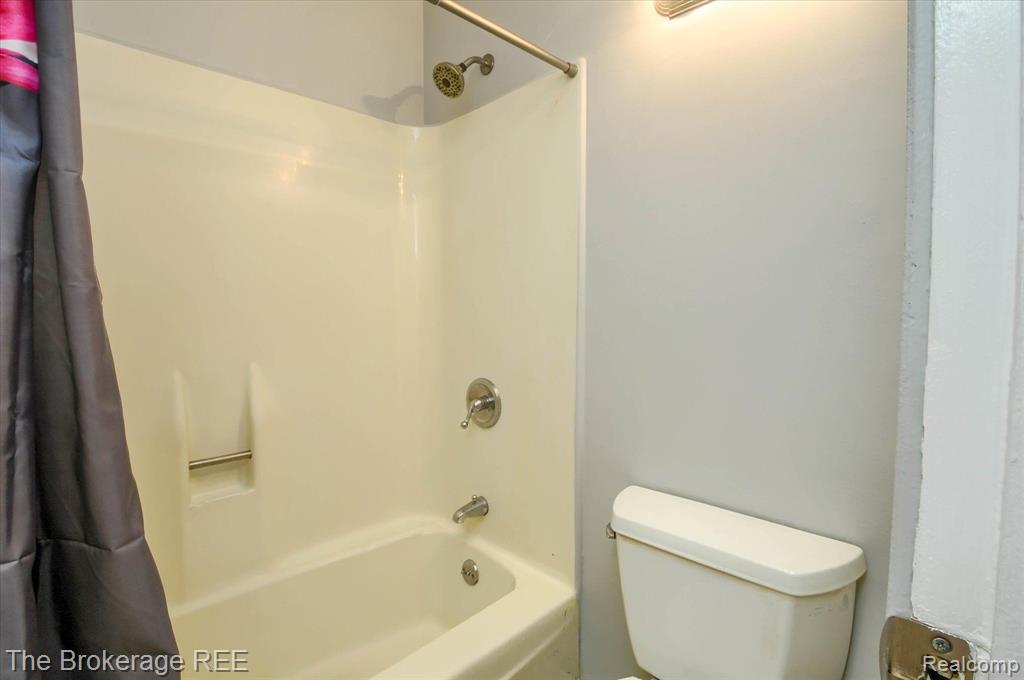 940 FLINT Street, Frankenmuth, MI 48734 — Photo 18