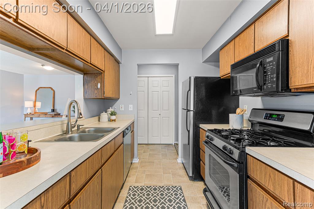111 Fieldcrest Street, 201, Ann Arbor, MI 48103 — Photo 9