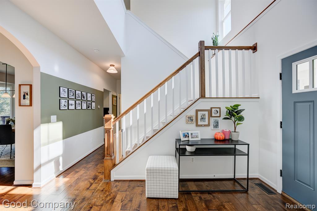 907 RIVERSTONE Court, Milford, MI 48381 — Photo 9