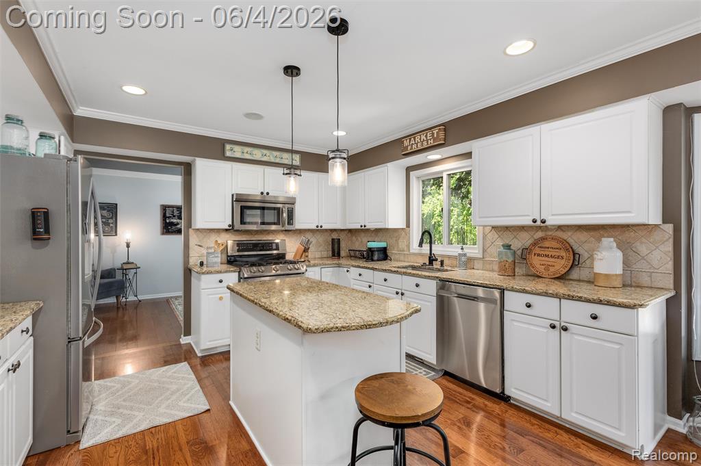 42812 Ledgeview Drive, Novi, MI 48377 — Photo 6