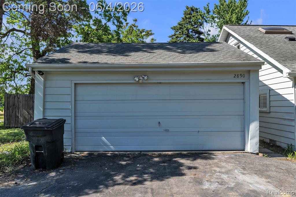 2890 Beland Avenue, Keego Harbor, MI 48320 — Photo 42