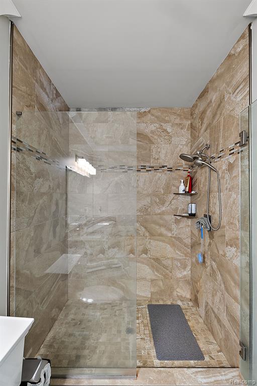 7340 Vanderploeg Lane, Imlay City, MI 48444 — Photo 18