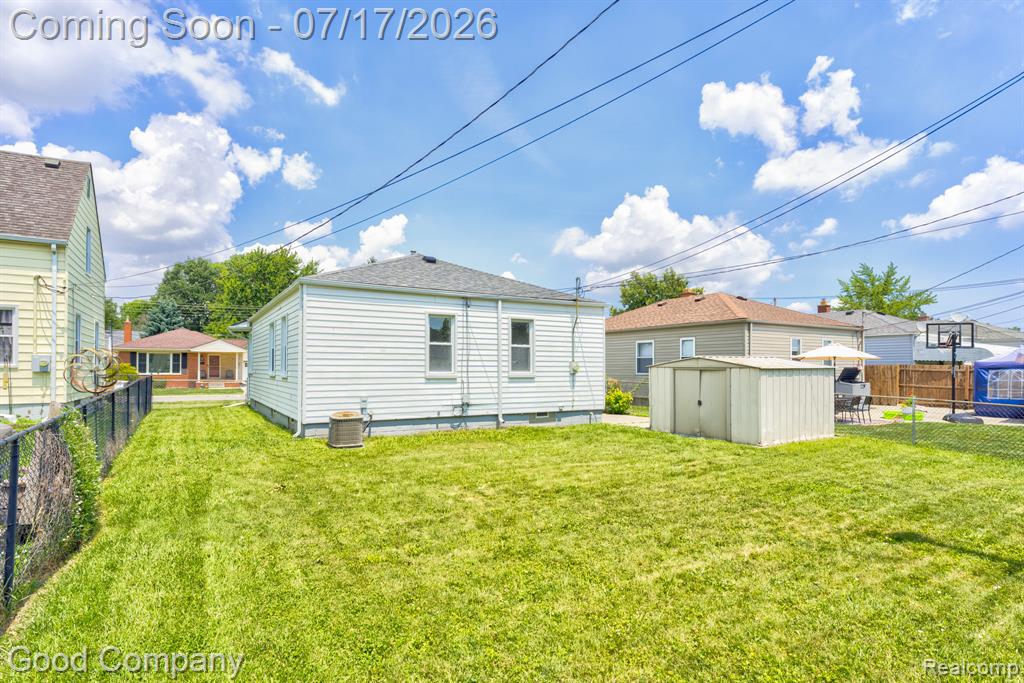 631 Saint Johns Street, Wyandotte, MI 48192 — Photo 25