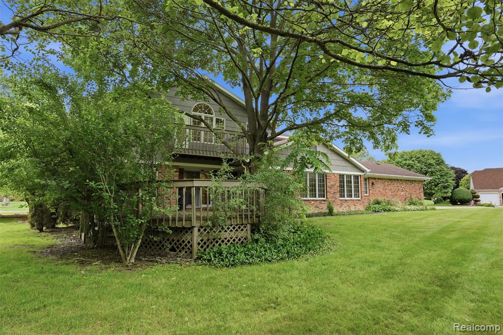 9277 Burning Tree Drive, Grand Blanc, MI 48439 — Photo 54