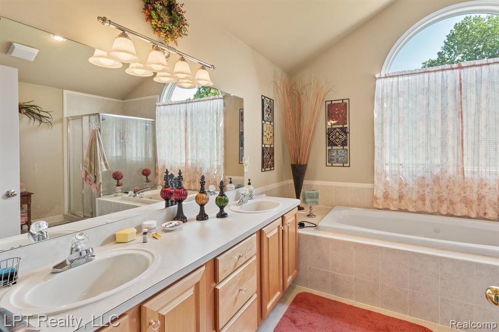 53345 WILLIAMS Way, Shelby Twp, MI 48316 — Photo 10