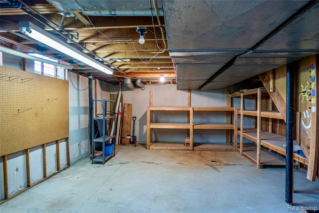 21660 Riverview Drive, Beverly Hills, MI 48025 — Photo 31