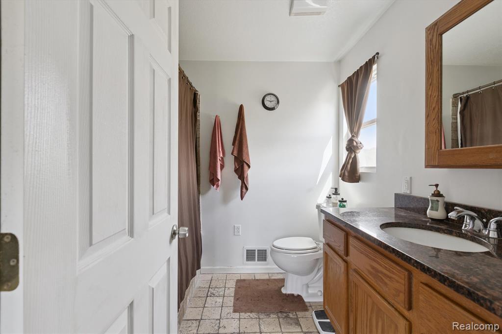 725 Alexander Lane, Vassar, MI 48768 — Photo 17