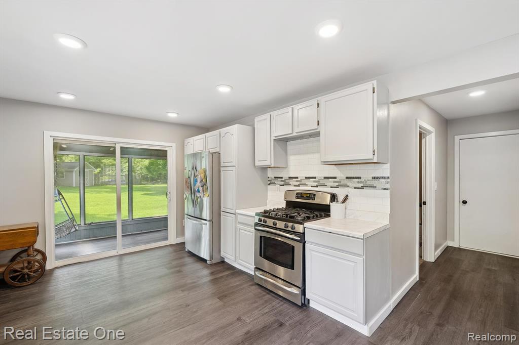 8921 Lake Road, Grosse Ile, MI 48138 — Photo 13