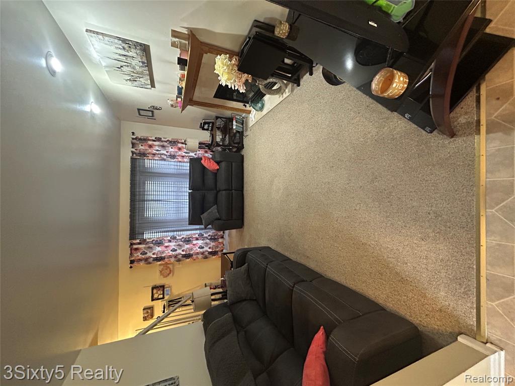 243 Emmons Boulevard, Wyandotte, MI 48192 — Photo 14