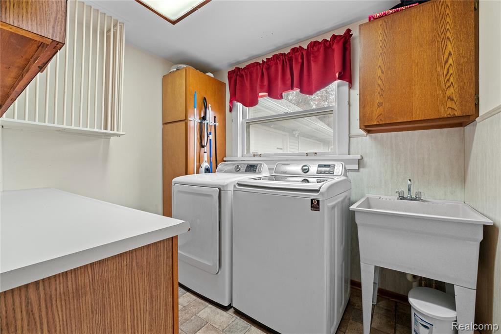 2428 Hubbard Road, Monroe, MI 48161 — Photo 37