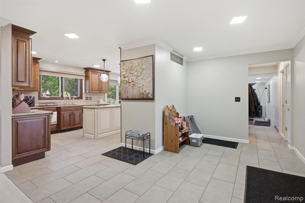 2411 Wixom Trail, Milford, MI 48381 — Photo 14