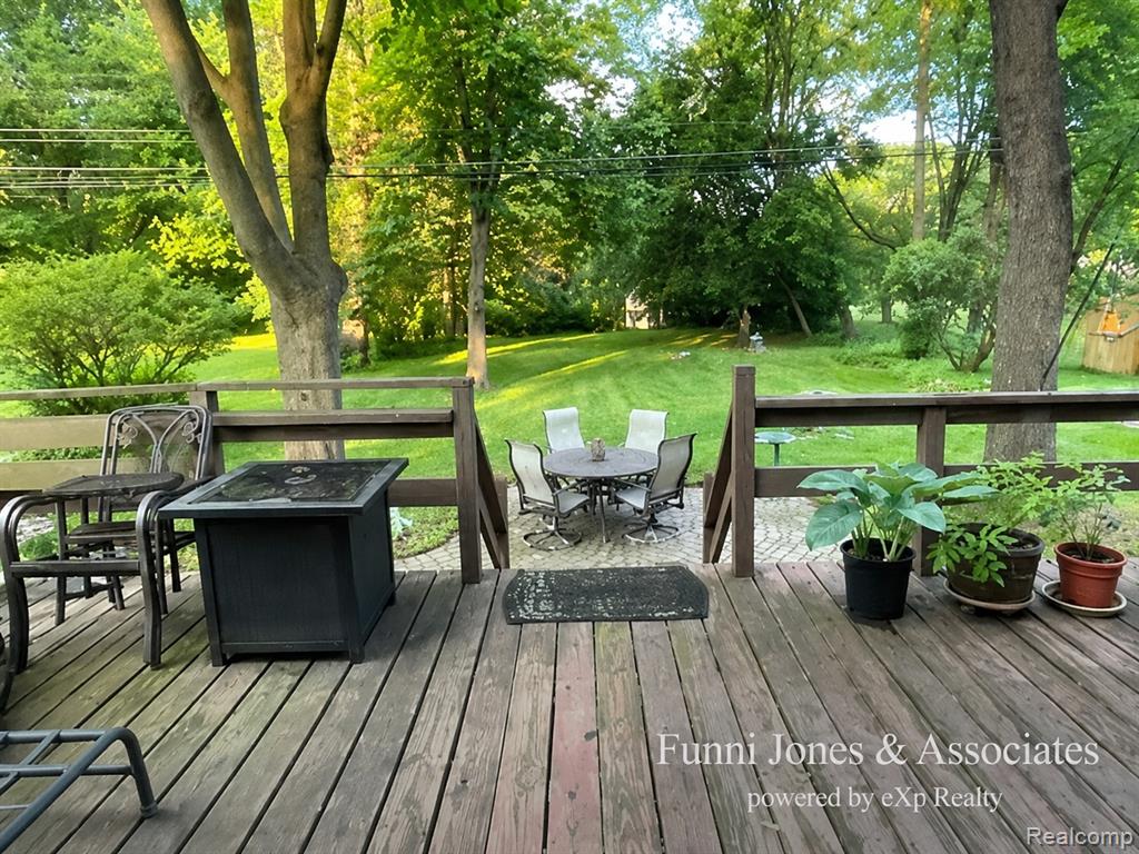 9552 Wayne Road, Livonia, MI 48150 — Photo 16