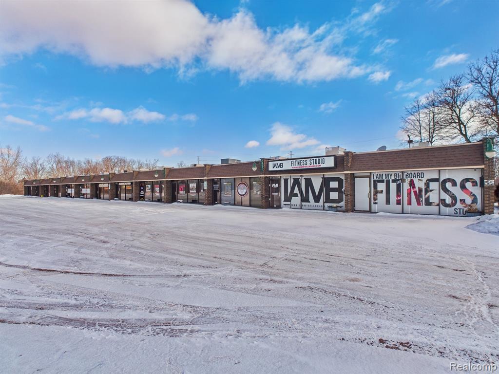 4067 E Court Street, Burton, MI 48509 — Photo 4