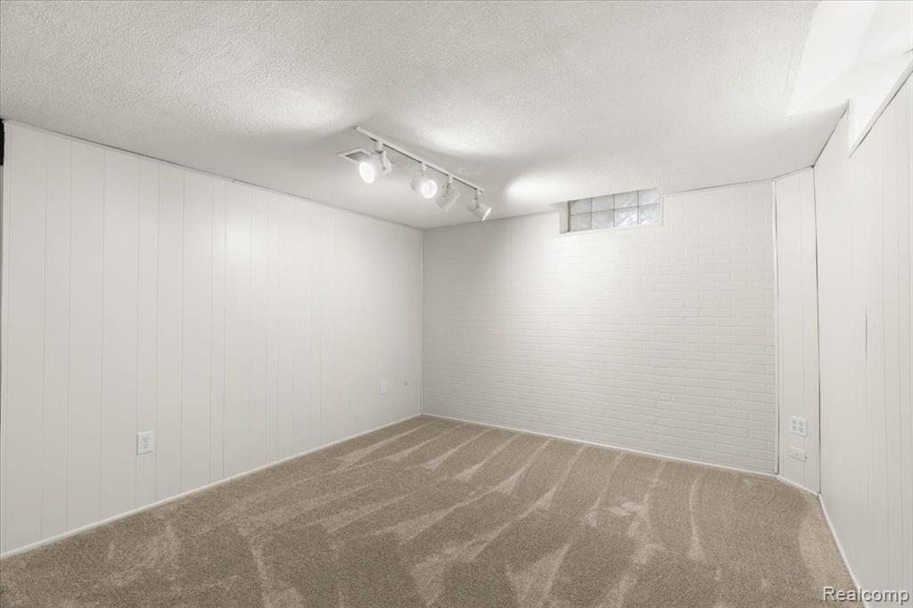 41199 SOUTHWIND Drive, Canton, MI 48188 — Photo 16