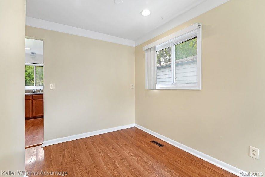 5705 DETROIT Street, Dearborn Heights, MI 48125 — Photo 6